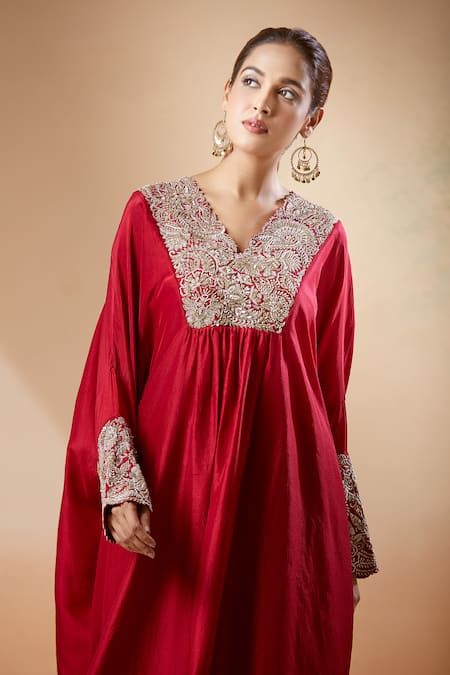 Mrunalini Rao_Red Zari Scoop Neck Zardozi Embroidered Kaftan And Pant Set _at_Aza_Fashions