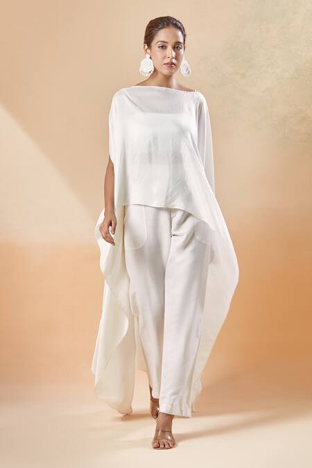 Buy 431-88 By Shweta Kapur White Solid Asymmetric Hem Cape Buy_431-88 By Shweta Kapur_White Solid Asymmetric Hem Cape