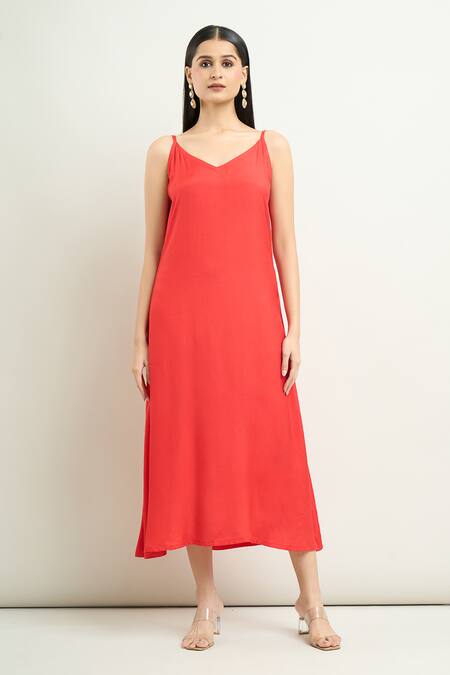 Archana Shah_Red Printed Floral V Neck Moroccan Shimmer Kaftan _Online_at_Aza_Fashions