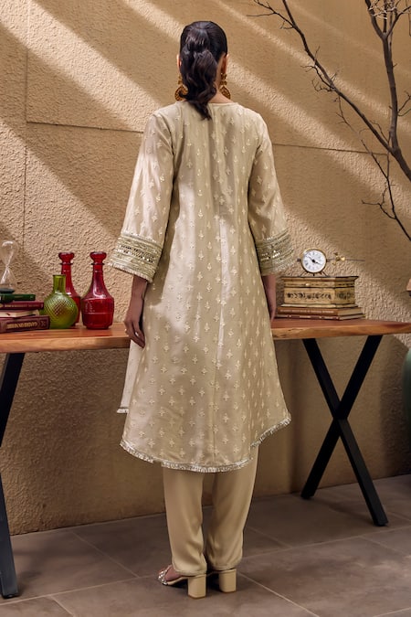 Mustard Moon By Neyha And Vrinda Chanderi Silk Embroidered Kurta & Tulip Pant Set 