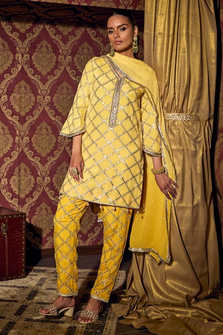 Buy_Mustard Moon By Neyha And Vrinda_Yellow Georgette Embroidery V-neck Checkered Kurta Pant Set _Online_at_Aza_Fashions