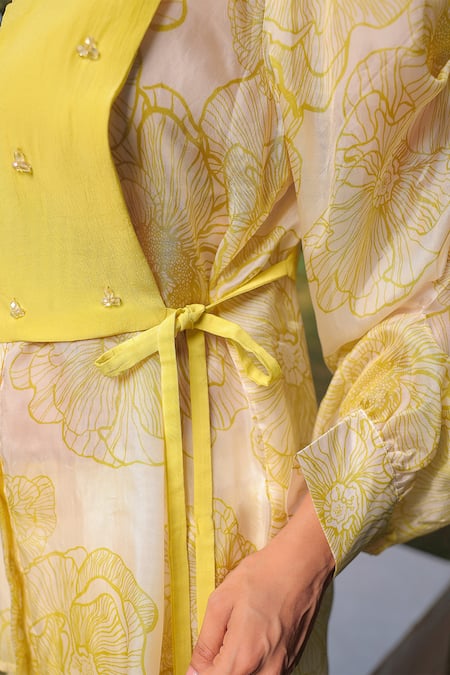 Shop_Meher By Islie_Green Silk Crystals Collared Blossoming Embellished Cape Set _Online_at_Aza_Fashions