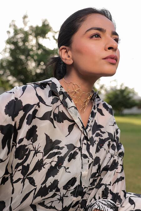 Shop Meher By Islie White Crepe Embroidery V-neck Ebony Bloom Print Shirt And Pant Set Online at Aza Fashions Shop_Meher By Islie_White Crepe Embroidery V-neck Ebony Bloom Print Shirt And Pant Set _Online_at_Aza_Fashions