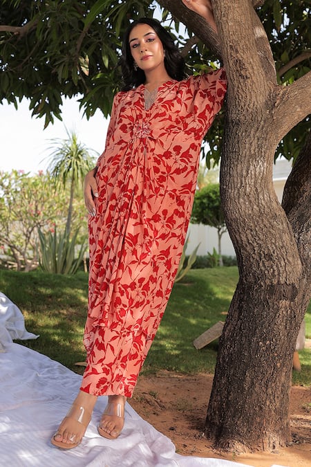 Shop Meher By Islie Peach Crepe Split V-neck Bloom Print Kurta And Pant Set at Aza Fashions Shop_Meher By Islie_Peach Crepe Split V-neck Bloom Print Kurta And Pant Set _at_Aza_Fashions