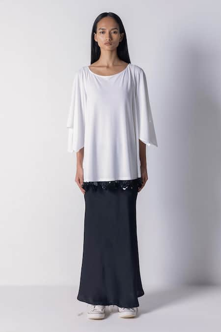 431-88 by Shweta Kapur White Metz Crepe Embellished Sequin Round Rover Top 