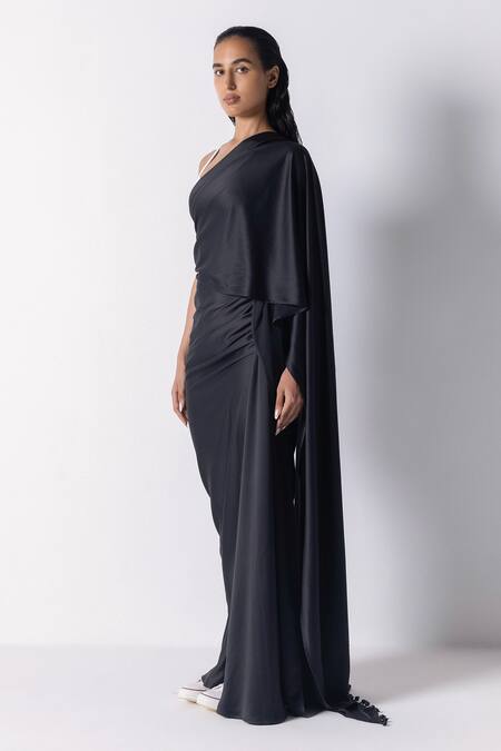 431-88 By Shweta Kapur Black Crepe Beads Kaai Solid Pre-draped Saree Online at Aza Fashions 431-88 By Shweta Kapur_Black Crepe Beads Kaai Solid Pre-draped Saree_Online_at_Aza_Fashions