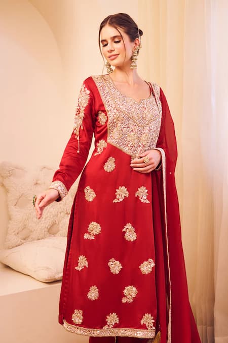 Buy Swish By Dolcy And Simran Maroon Satin, Silk, Organza Sequins, Gehraaiyaan Mughal Bloom Kurta Pant Set Online at Aza Fashions Buy_Swish By Dolcy And Simran_Maroon Satin, Silk, Organza Sequins, Gehraaiyaan Mughal Bloom Kurta Pant Set _Online_at_Aza_Fashions