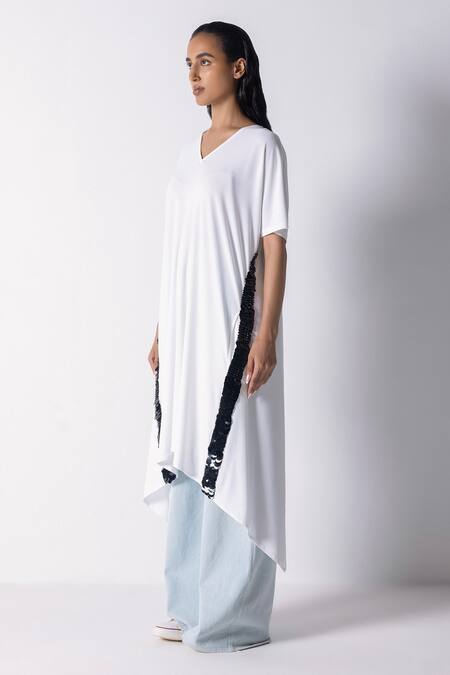 431-88 By Shweta Kapur_White Lycra Sequins V-neck Chrome High-low Kurta 20 _Online_at_Aza_Fashions