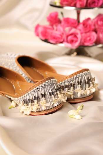 5elements_Grey Mirror Hiranya Shell Embellished Juttis _Online_at_Aza_Fashions