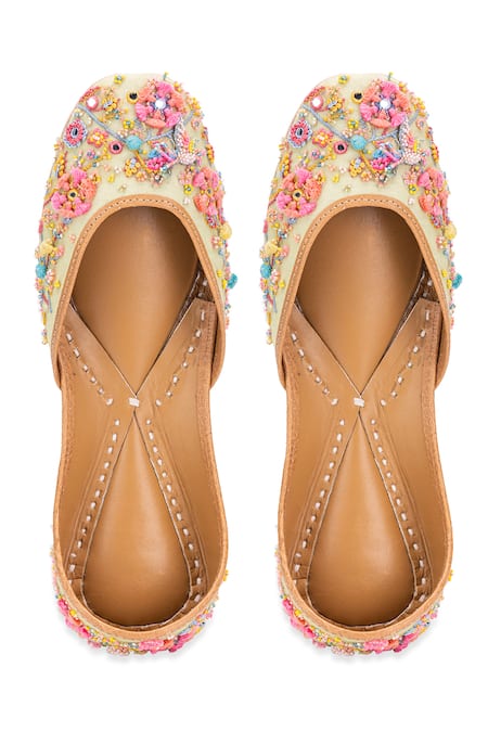 Buy_5elements_Green Thread Rudrani Zardozi Embroidered Juttis _Online_at_Aza_Fashions