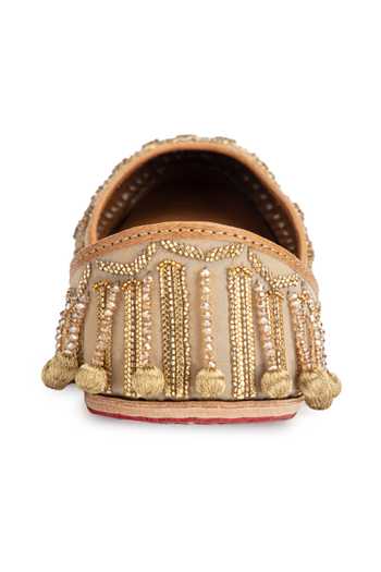 Buy_5elements_Gold Cutdana Shailaja Embroidered Juttis 