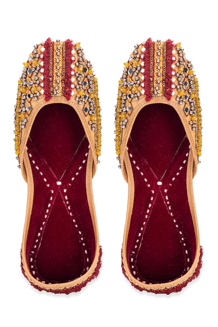 Shop 5elements Maroon Sequin Nityanta Ghungroo Embellished Juttis Online at Aza Fashions Shop_5elements_Maroon Sequin Nityanta Ghungroo Embellished Juttis _Online_at_Aza_Fashions