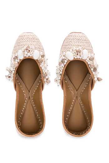 5elements_Off White Sea Shell Sreeja Embellished Juttis _Online_at_Aza_Fashions