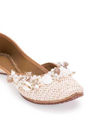 Shop_5elements_Off White Sea Shell Sreeja Embellished Juttis _Online_at_Aza_Fashions