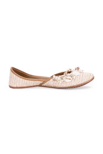 5elements_Off White Sea Shell Sreeja Embellished Juttis _at_Aza_Fashions
