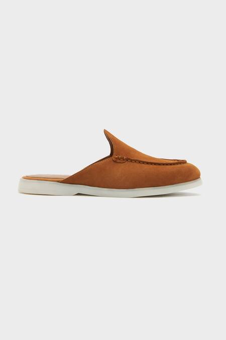 Buy Nauvab Brown Nagra Leather Mules Online at Aza Fashions Buy_Nauvab_Brown Nagra Leather Mules _Online_at_Aza_Fashions