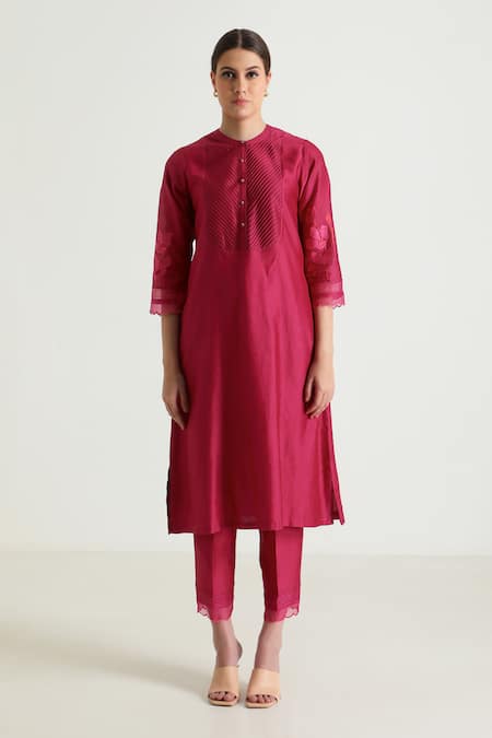 Arcvsh By Pallavi Singh_Fuchsia Silk, Chanderi Embroidery Bandeau Floral Placement Kurta And Pant Set _Online_at_Aza_Fashions