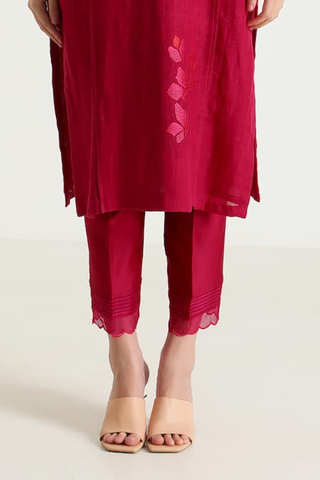 Arcvsh By Pallavi Singh_Fuchsia Gabardine, Silk Embroidery Round Neck Floral Thread Kurta And Pant Set _Online_at_Aza_Fashions