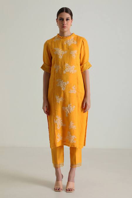 Shop_Arcvsh By Pallavi Singh_Yellow Silk Embroidery Round Neck Floral Print Kurta And Pant Set _Online_at_Aza_Fashions