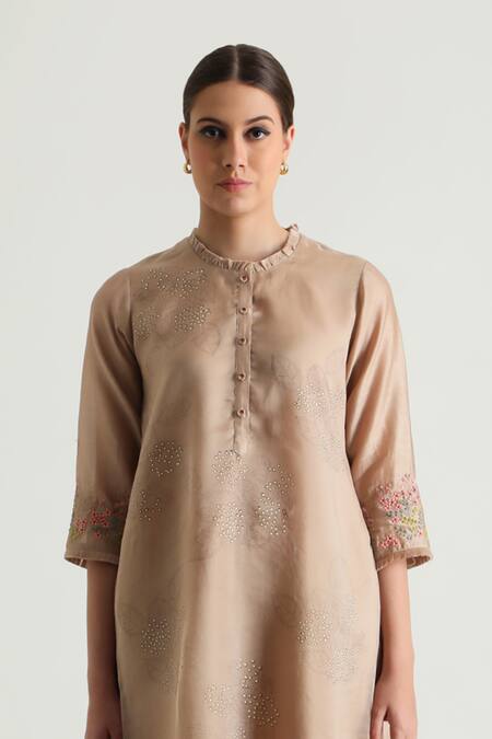 Arcvsh By Pallavi Singh Beige Organza, Silk, Chanderi Embroidery Printed Layered Tunic And Pant Set at Aza Fashions Arcvsh By Pallavi Singh_Beige Organza, Silk, Chanderi Embroidery Printed Layered Tunic And Pant Set _at_Aza_Fashions