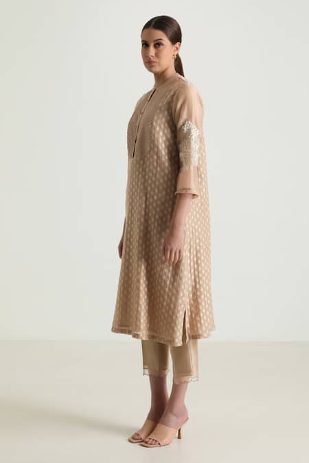 Buy_Arcvsh By Pallavi Singh_Beige Silk, Chanderi Embroidery Mandarin Collar Geometric Woven Kurta And Pant Set _Online_at_Aza_Fashions