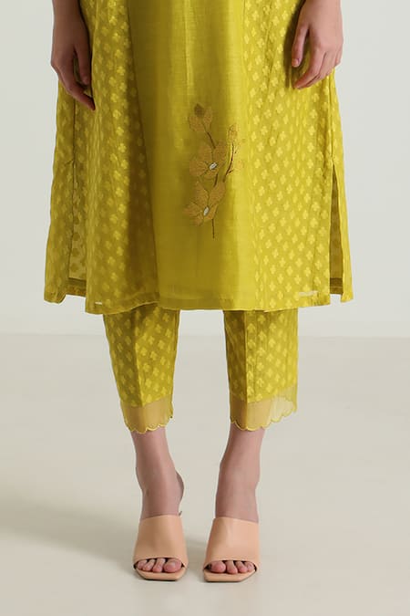 Arcvsh By Pallavi Singh_Green Silk, Chanderi Embroidery Round Neck Geometric Woven Tunic And Pant Set _Online_at_Aza_Fashions