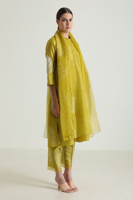 Buy_Arcvsh By Pallavi Singh_Green Organza, Silk Embroidery Round Neck Flower Handblock Print Kurta Pant Set _Online_at_Aza_Fashions