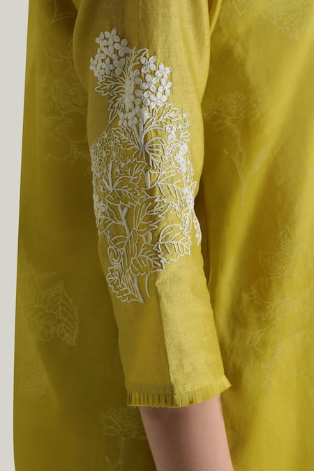 Shop_Arcvsh By Pallavi Singh_Green Organza, Silk Embroidery Round Neck Flower Handblock Print Kurta Pant Set 