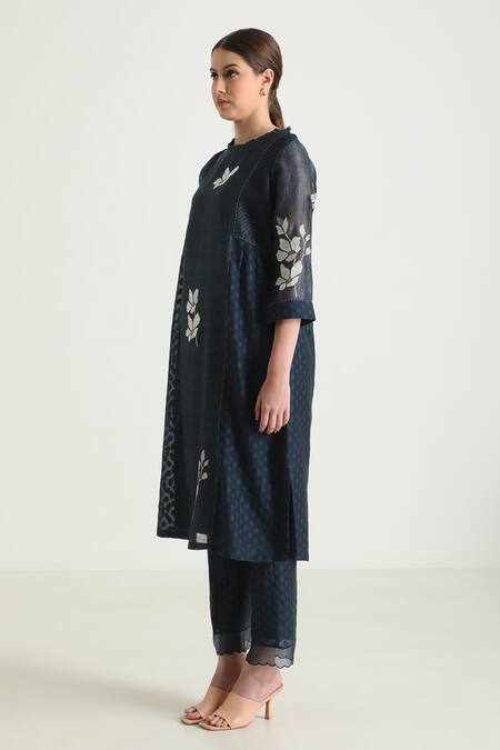 Arcvsh By Pallavi Singh Blue Silk, Chanderi, Brocade Embroidery Round Neck Floral Woven Kurta at Aza Fashions Arcvsh By Pallavi Singh_Blue Silk, Chanderi, Brocade Embroidery Round Neck Floral Woven Kurta _at_Aza_Fashions