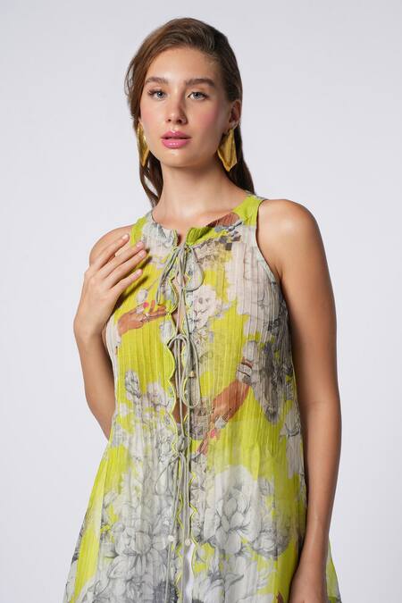 Ekastories_Green Chanderi Mul Printed Floral Round Pintucked Top _Online_at_Aza_Fashions