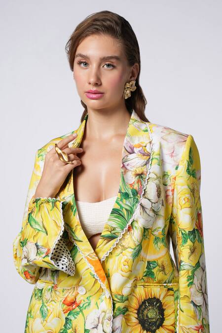 Buy Ekastories Yellow Cotton Tropical Twilight Blossom Print Blazer Online at Aza Fashions Buy_Ekastories_Yellow Cotton Tropical Twilight Blossom Print Blazer_Online_at_Aza_Fashions