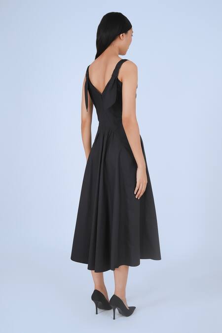 Shop Leh Studios Black Cotton V-neck Plain Knot Dress Online at Aza Fashions Shop_Leh Studios_Black Cotton V-neck Plain Knot Dress _Online_at_Aza_Fashions