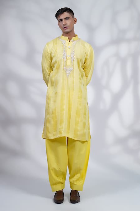 MENERO Thread Embroidered Pintexed Kurta & Pyjama Set 