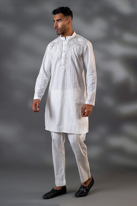 MENERO White Cotton Embroidered Thread Embossed Fringed Kurta And Pant Set 