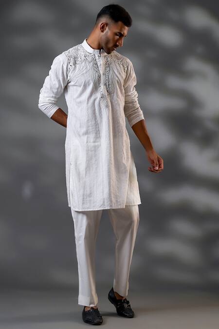 Shop_Menero_White Cotton, Net Fringe, Embroidery Embossed Threadwork Kurta And Pant Set 