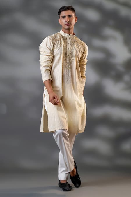 MENERO Embossed Threadwork Kurta & Pant Set 