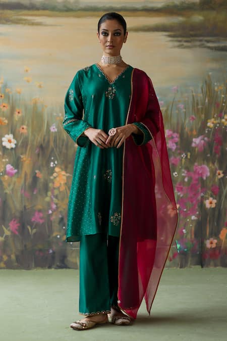 Shikha Mehta Green Silk Chanderi Embroidered Thread V-neck Arifa Kurta Pyjama Set 