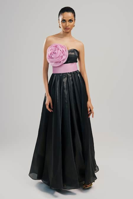 Brinda Sneha Black Foil Organza Applique Rosette Straight Neck Odin Gown With Belt 