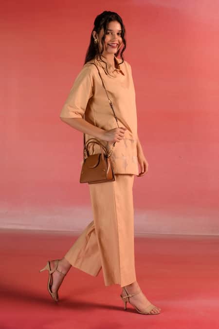 Buy_Kameez_Peach Poplin Embroidery Floral Patchwork Collar Melon Muse Shirt And Pant Set