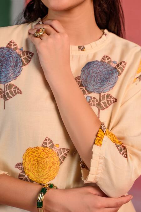 Kameez Beige Chanderi, Cotton Embroidery Round Sandstone Floral Print Kurta And Pant Set at Aza Fashions Kameez_Beige Chanderi, Cotton Embroidery Round Sandstone Floral Print Kurta And Pant Set_at_Aza_Fashions