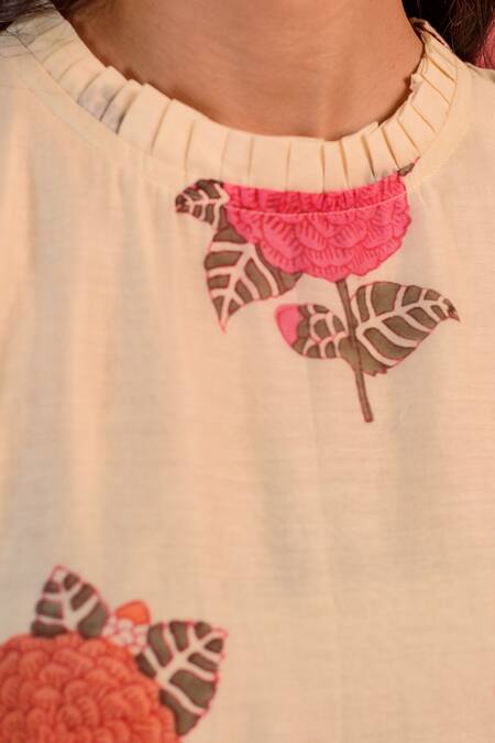 Buy_Kameez_Beige Kurta Chanderi Block Printed Flower Round Desert A-line And Pant Set