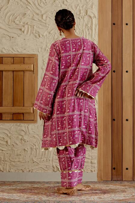 Buy_Sage Saga_Pink Chanderi Silk Lace V-neck Floral Tile Print Kurta With Salwar 