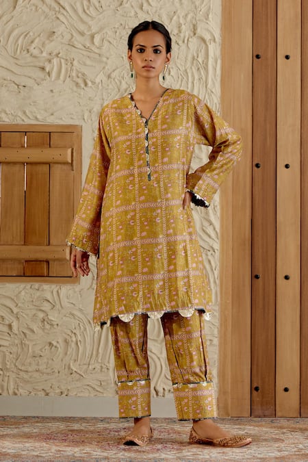 Sage Saga Yellow Chanderi Silk Print Floral Tile V Neck Sarson Kurta With Salwar 