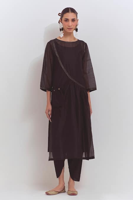 Shikha Malik Black Silk, Chanderi Round Neck Plain Threadwork Kurta Online at Aza Fashions Shikha Malik_Black Silk, Chanderi Round Neck Plain Threadwork Kurta _Online_at_Aza_Fashions