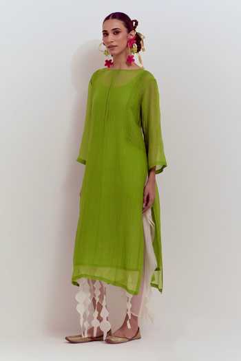 Buy Shikha Malik Green Silk, Chanderi Embroidery Round Neck Side Pintuck Kurta Online at Aza Fashions Buy_Shikha Malik_Green Silk, Chanderi Embroidery Round Neck Side Pintuck Kurta _Online_at_Aza_Fashions