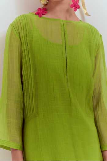 Shikha Malik Green Silk, Chanderi Embroidery Round Neck Side Pintuck Kurta at Aza Fashions Shikha Malik_Green Silk, Chanderi Embroidery Round Neck Side Pintuck Kurta _at_Aza_Fashions