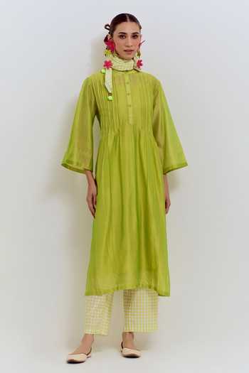 Shikha Malik_Green Silk, Chanderi Embroidery Mandarin Collar Pintuck Bodice Kurta _Online_at_Aza_Fashions