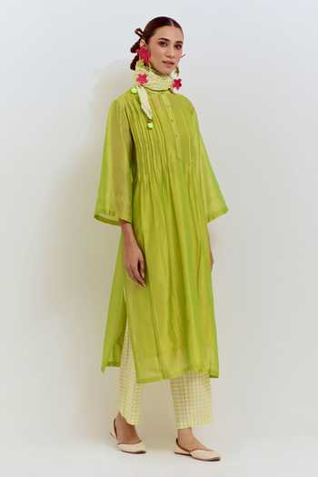 Shikha Malik_Green Silk, Chanderi Embroidery Mandarin Collar Pintuck Bodice Kurta _at_Aza_Fashions