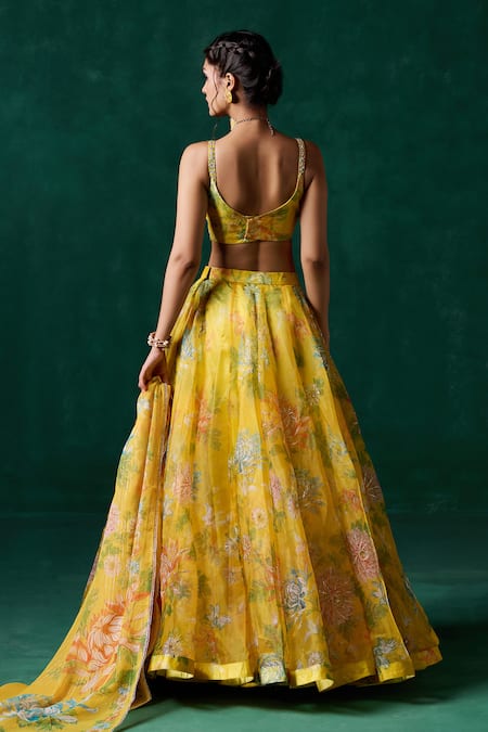Lashkaraa_Yellow Georgette Sequins, Zari, Stones, Embroidery Floral Lehenga Set _Online_at_Aza_Fashions