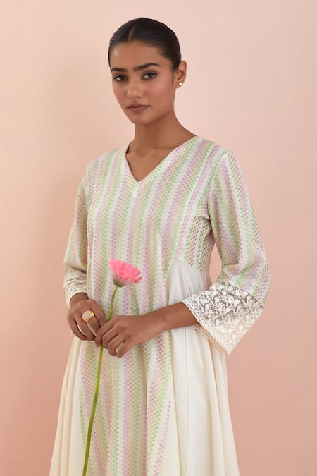 Buy_Vinusto_Off White Cotton, Handloom Cotton, Asymmetric Hem Kalidar Anarkali Pant Set _Online_at_Aza_Fashions